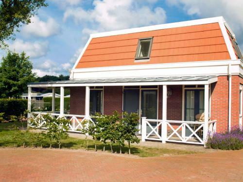 Holiday Home Bungalowparck Tulp & Zee.9