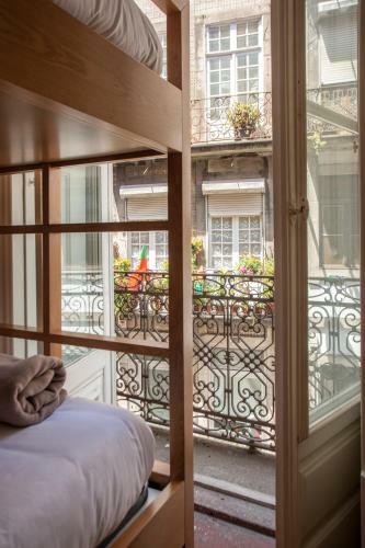 Bed & Breakfast Being Porto Hostel