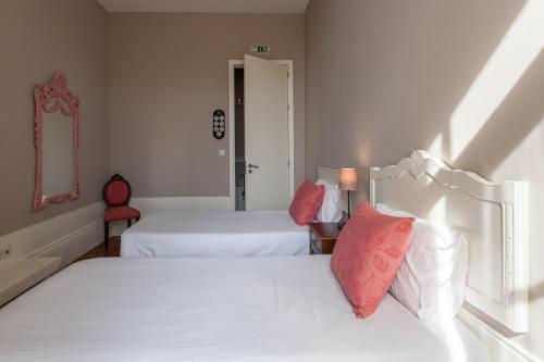 Bed & Breakfast Being Porto Hostel