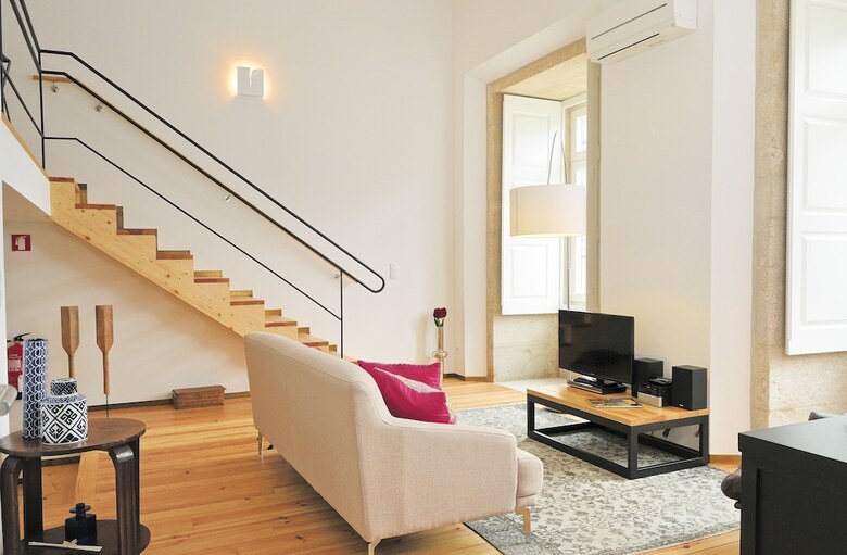 Condes de Azevedo Palace Apartments