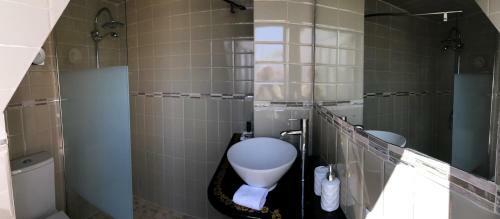 Hostal Zenit Guest House