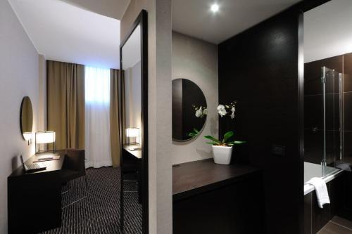 H2c Hotel Milanofiori