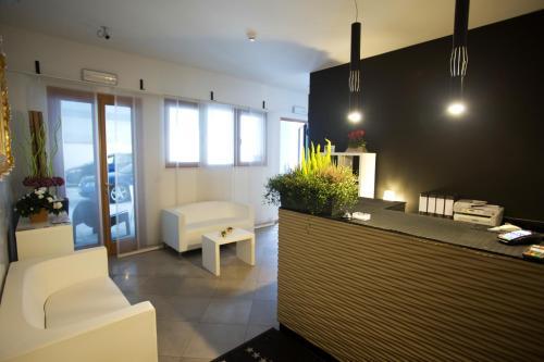 Residencia Aparthotel Lacroma