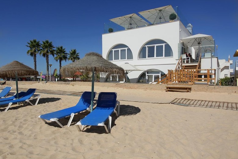Hostal Luxury Beach Guest House