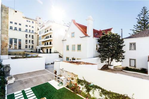 Chalet Estoril Luxury Apartments