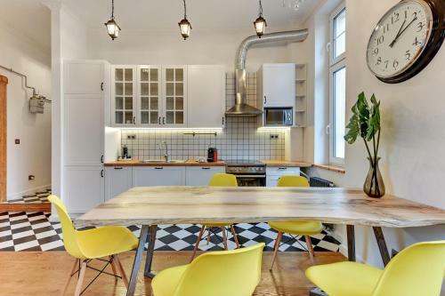 Lion Apartments - Family Stay