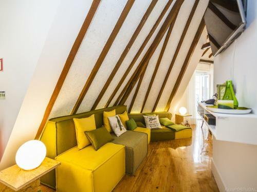 Carmo Chiado Deluxe Apartment
