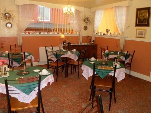Camelot Hotel - Couples Only