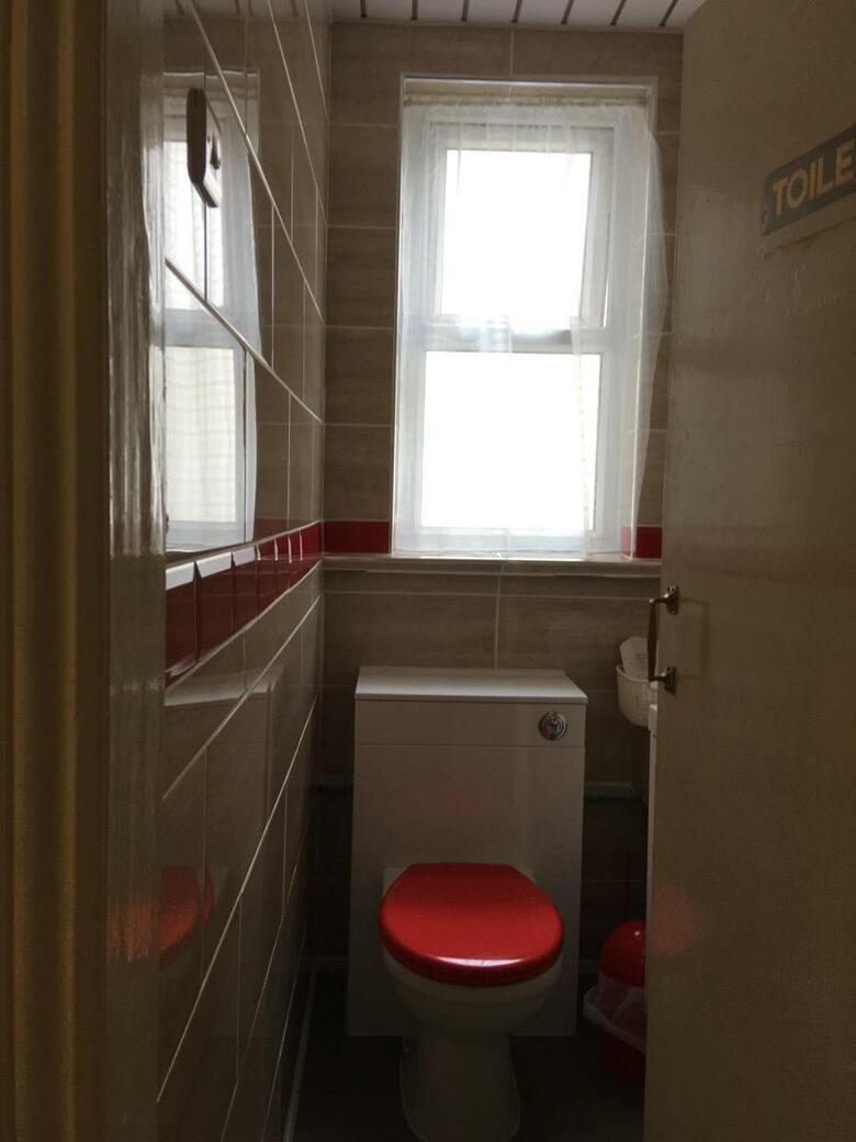 Hostal California Guest House