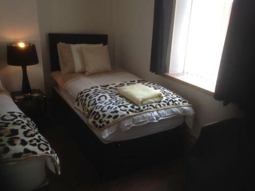 Hostal Sutton Park Guest House
