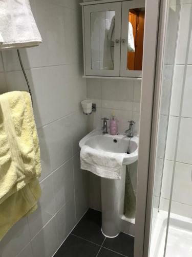 Hostal Sutton Park Guest House