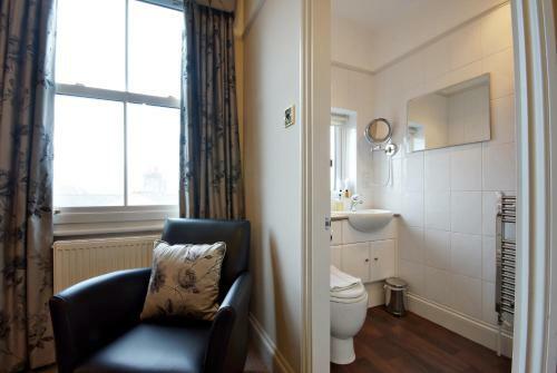 Hostal Bronte Guest House