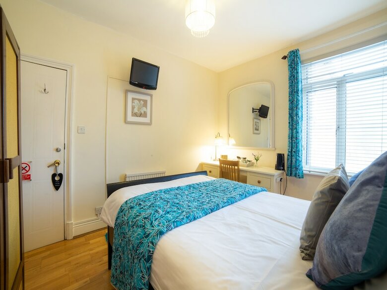 Hostal Lina Guest House