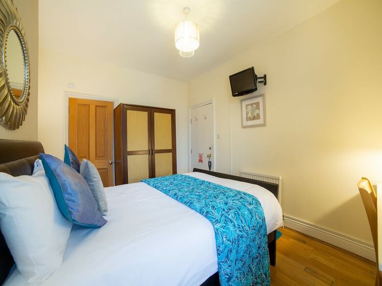 Hostal Lina Guest House
