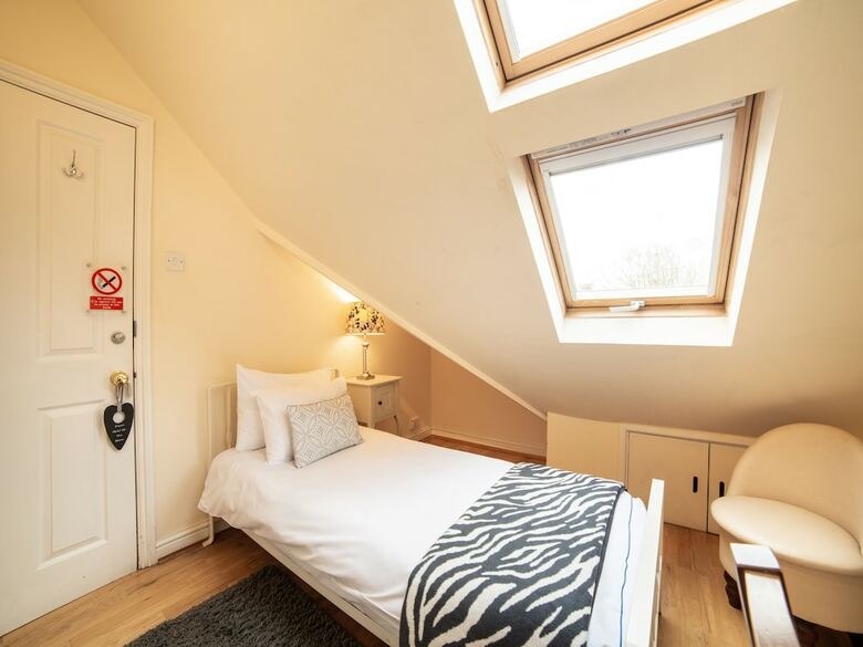 Hostal Lina Guest House