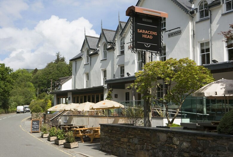 Hotel Saracens Head