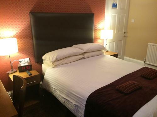 Bed & Breakfast Hampton Hotel By Greene King Inns