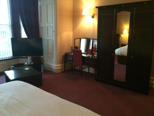 Bed & Breakfast Hampton Hotel By Greene King Inns