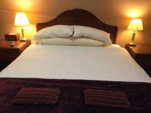Bed & Breakfast Hampton Hotel By Greene King Inns