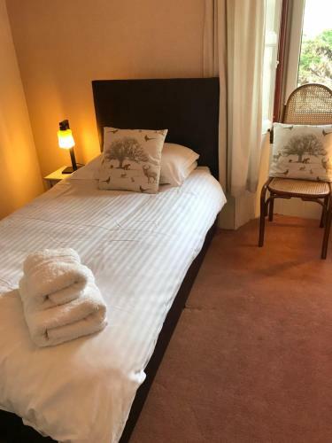 Hostal Lovat House