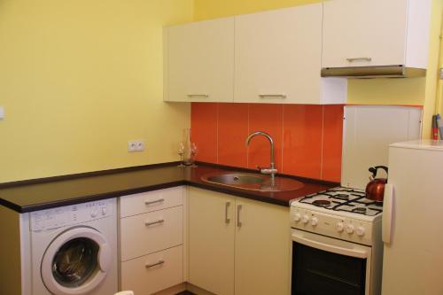 Colorful Apartment Toru?