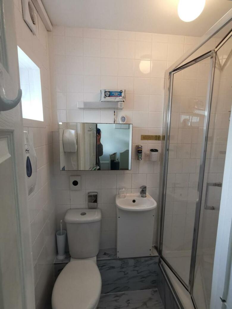 Hostal Aquarius B&B