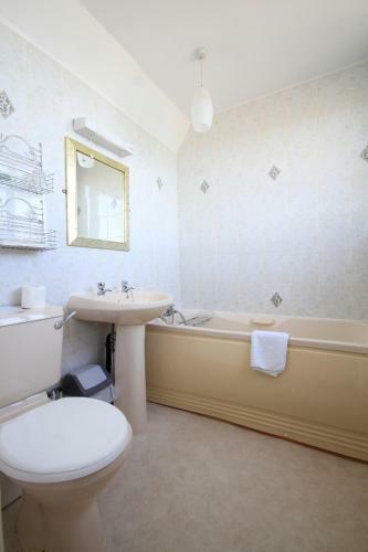 Hostal The Paragon - Guest Accommodation