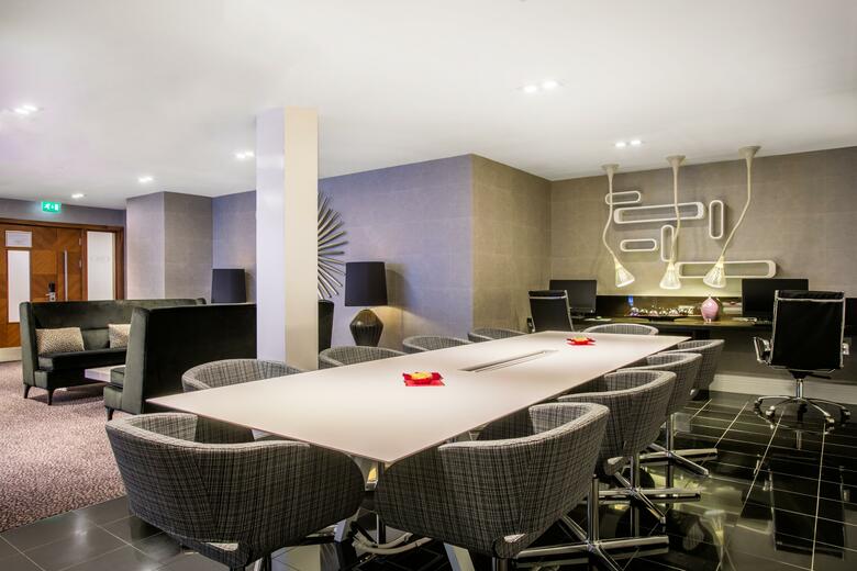 Hotel Crowne Plaza London Ealing