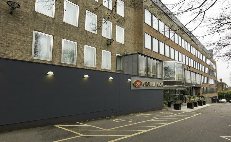 Hotel Crowne Plaza London Ealing
