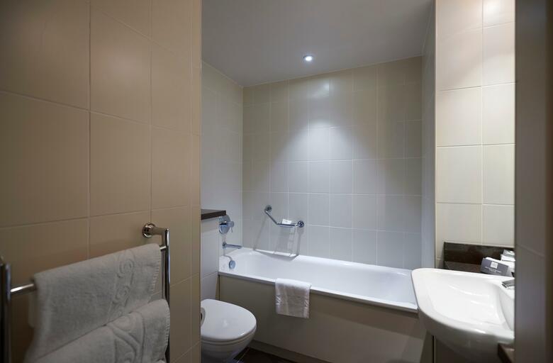Hotel Crowne Plaza London Ealing