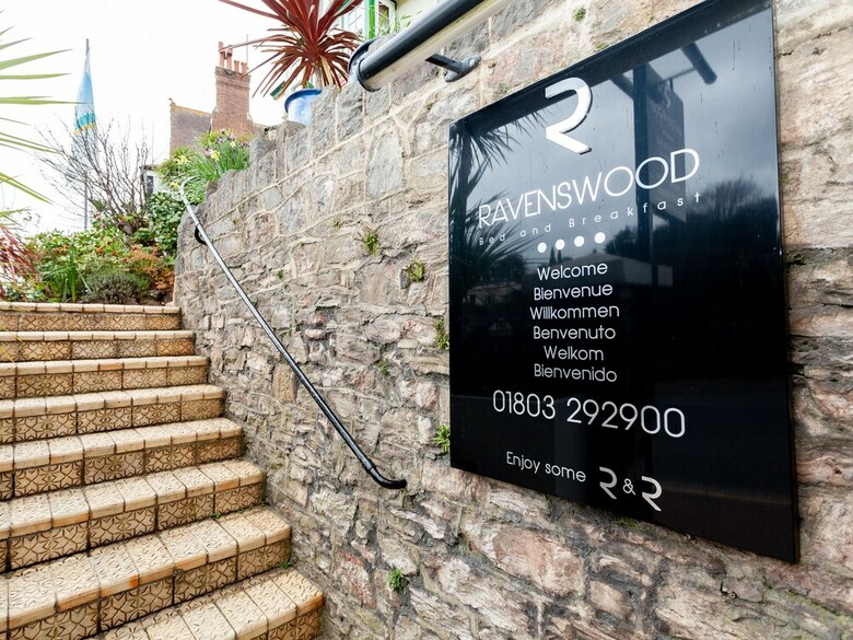 Hostal The Ravenswood B&B
