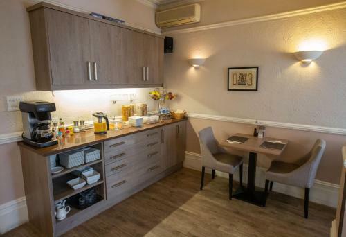 Corner House Hotel Gatwick