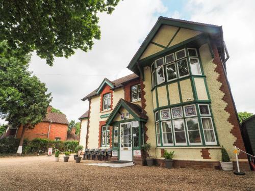 Hostal Southbourne / Villa Verde Gatwick