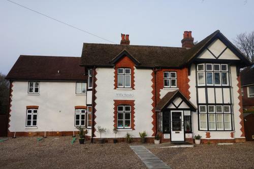 Hostal Southbourne / Villa Verde Gatwick