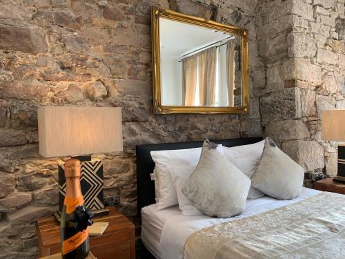 Posada Royal Mile Suites By The Castle