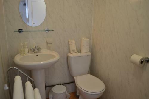 The Moorfield Hotel-bed And Breakfast