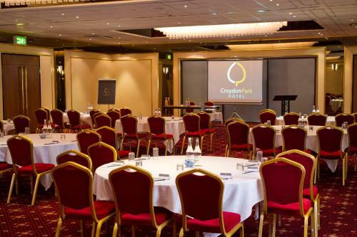 Clarion Croydon Park Hotel