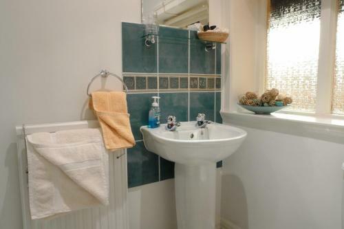 Hostal Midway Guest House