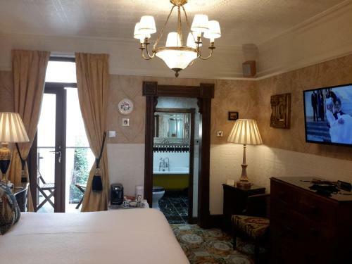 Hostal The Lonsdale Hotel