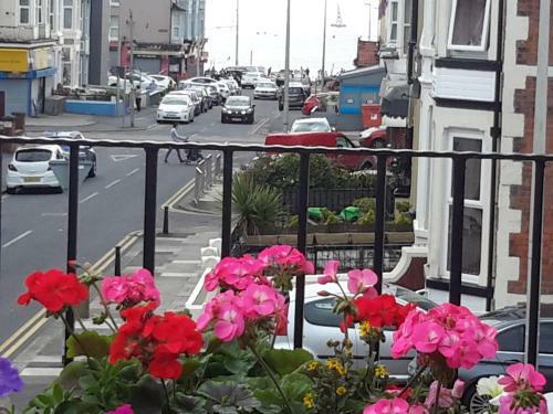 Hostal The Lonsdale Hotel