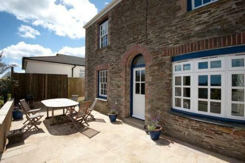 Newton Cottage 52353