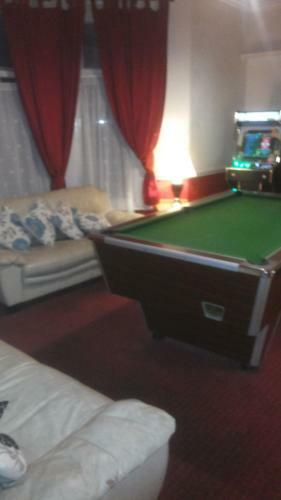 Hostal The Woodley Hotel