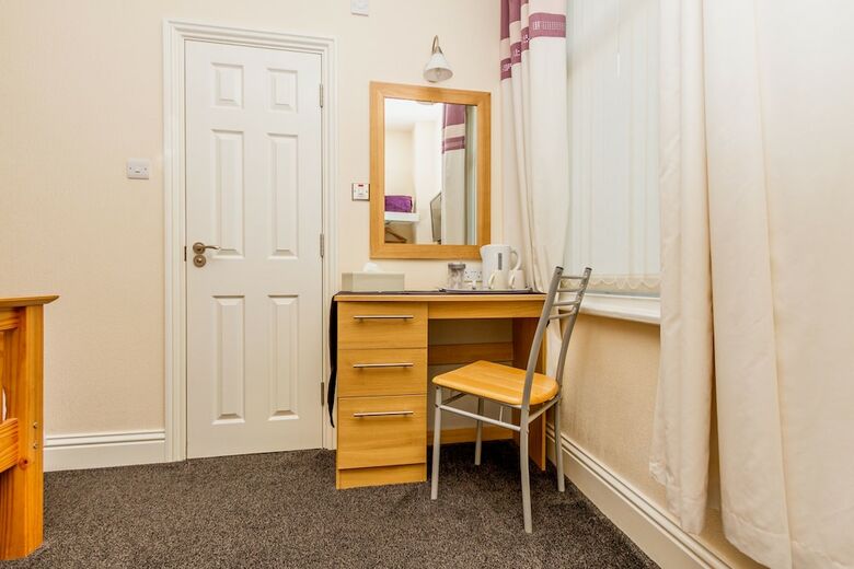 Hostal Hawthorn House