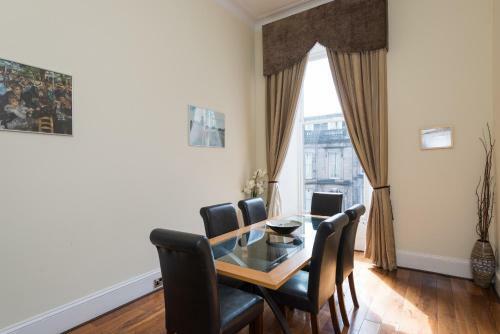 Coates Gardens Apartment