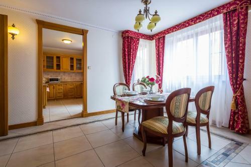Galeria Italiana Apartments