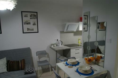Capitol Studio Apartments