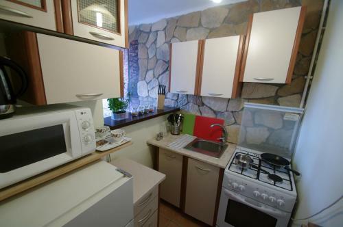 Capitol Studio Apartments