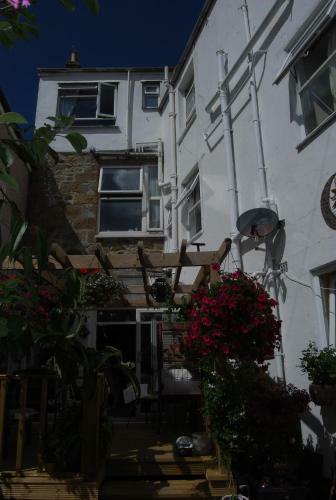 Bed & Breakfast Duporth Guest House