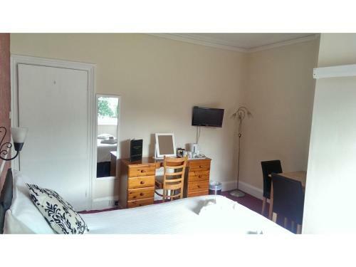 Hostal Tusker Lodge - Adults Only