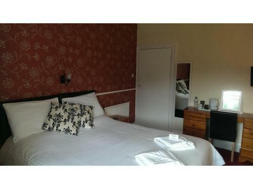 Hostal Tusker Lodge - Adults Only